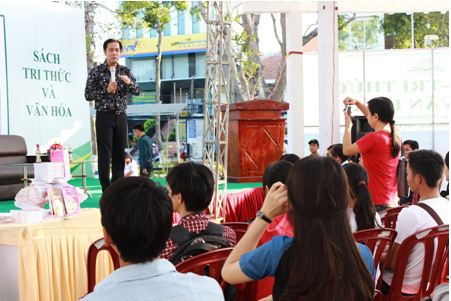 PGS. TS Huỳnh Văn Sơn, cm Huynh Van Son, Tiến sĩ Huỳnh Văn Sơn,  tác giả Huỳnh Văn Sơn,  “Nuôi dưỡng hứng thú đọc sách”